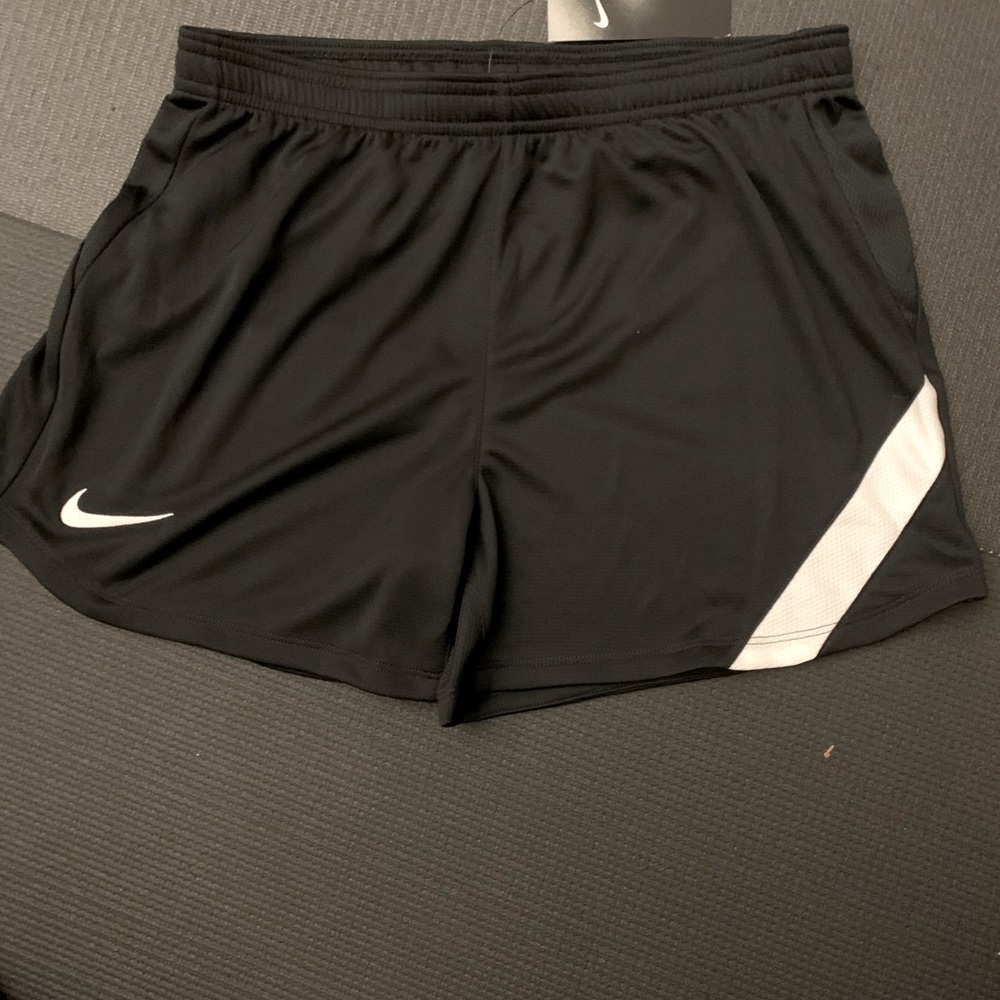 NWT Nike shorts size small